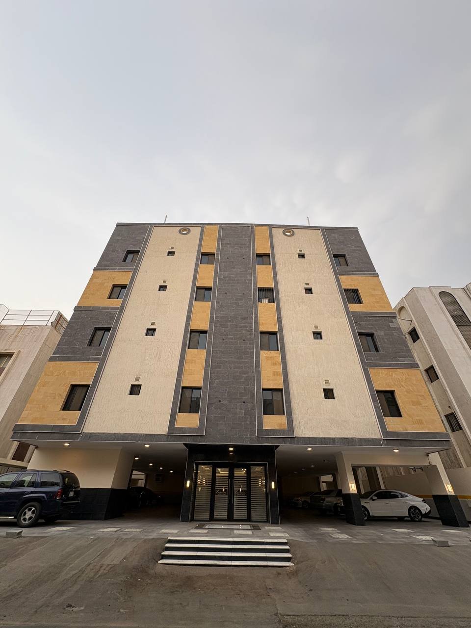 شقق فاخرة للتمليك بحي مشرفه