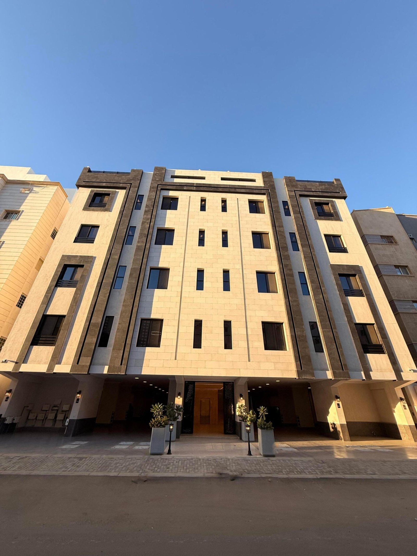 شقق فاخرة للتمليك بحي المنار